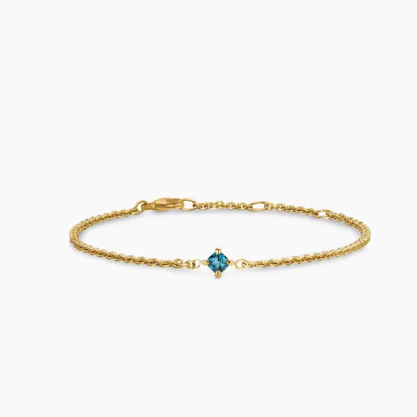 David Yurman Elegant Gold Bracelet with Blue Gemstone David Yurman Elegant Gold Bracelet with Blue Gemstone